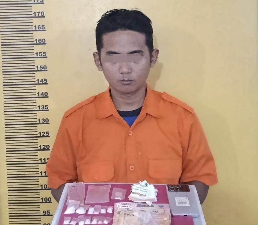 Satres Narkoba Polres Inhu Ringkus Pengedar Sabu di Kuala Cenaku, 13 Paket Sabu Disita