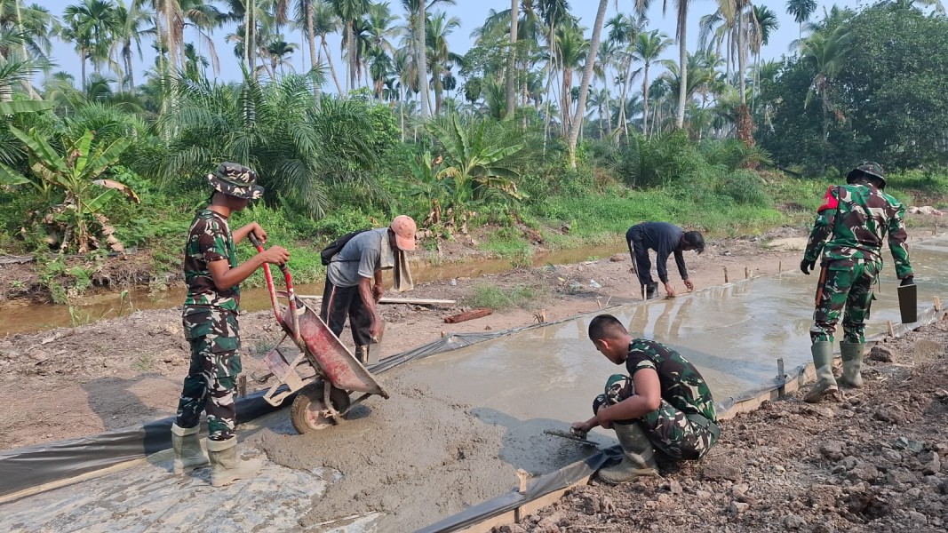 TMMD ke-130 Kodim 0314/Inhil Targetkan Pembangunan Jalan Semenisasi 1 Km Selesai Tepat Waktu