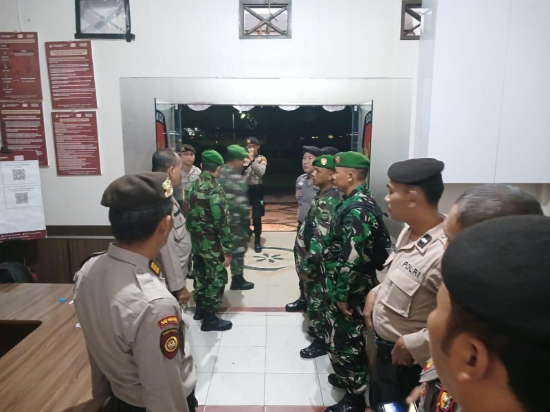 Patroli Gabungan TNI-Polri Jaga Kondusivitas Pilkada 2024 di Pekanbaru