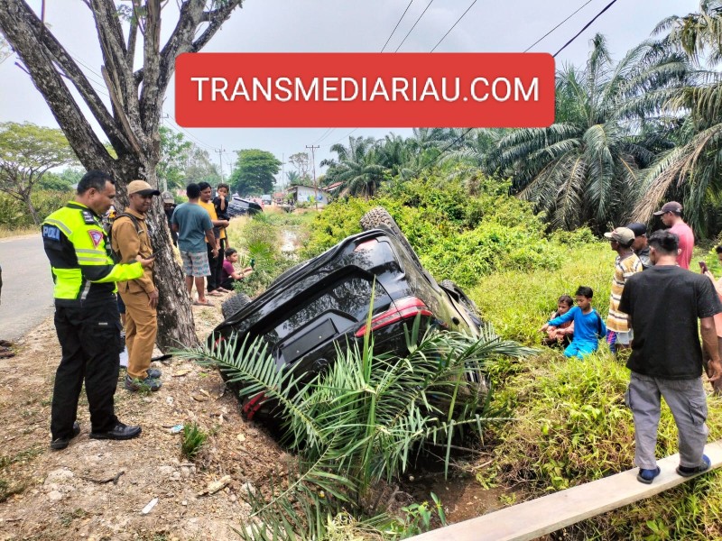 Lakalantas di Desa Parit I, Innova Reborn Diduga Hantam Mobil Dinas Wakil Ketua II DPRD Bengkalis