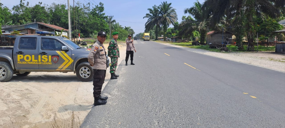 Patroli Dialogis untuk Jaga Stabilitas Pasca Pilkada 2024 di Pangkalan Lesung