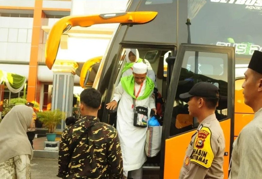 132 Jemaah Haji Kloter 8 Embarkasi Batam tiba di Inhu