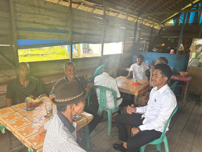 Berbaur Bersama Warga, Banit Reskrim Polsek Kuindra Sampaikan Himbauan Kamtibmas dan Pilkada Damai