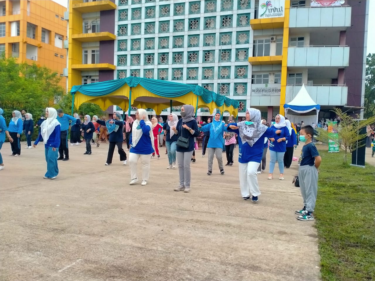 Puncak Peringatan Hari Kesehatan Nasional ke-58, Dinkes Inhil Gelar Senam Sehat