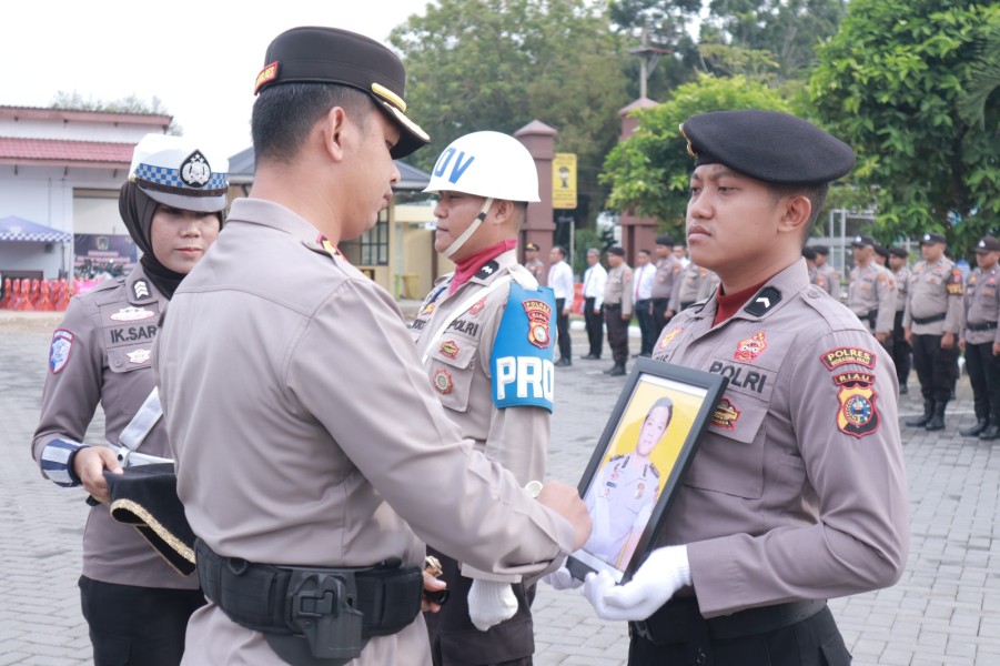 Terjerat Kasus Penipuan, Oknum Polisi di Inhu Dipecat