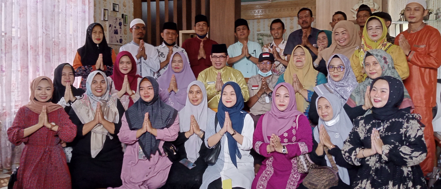 Penuh Haru,Keluarga Besar Kesbangpol Inhil Lepas Purna Tugas Marlis Syarif Sebagai ASN