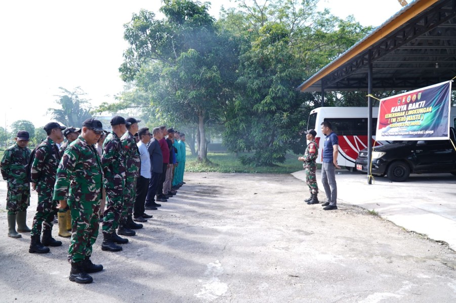 Ciptakan Lingkungan Bersih dan Sehat, Kodim 0314/Inhil Laksanakan Gotong Royong di Kawasan Terminal