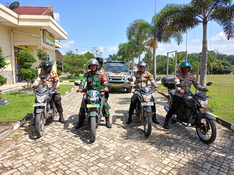 Naik Motor, Kapolsek Pangkalan Lesung Berikan Himbauan Pilkada Damai 2024