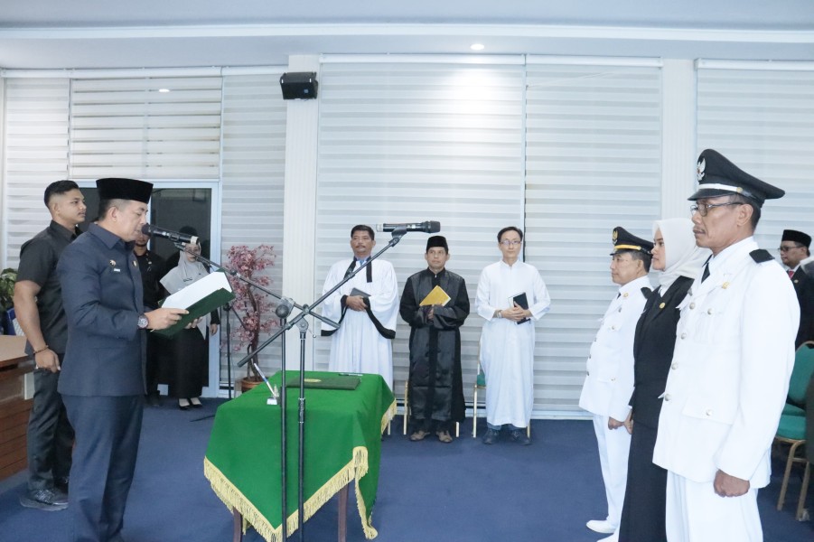 Sekda Zulfahmi Lantik Pejabat Administrator dan Pengawas Pemkab Inhu