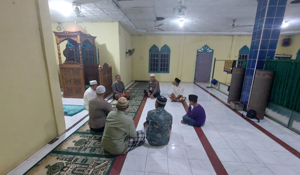 Polsek Pangkalan Lesung Gelar Cooling System di Masjid Al-Ikhsan, Ajak Warga Jaga Pilkada Damai