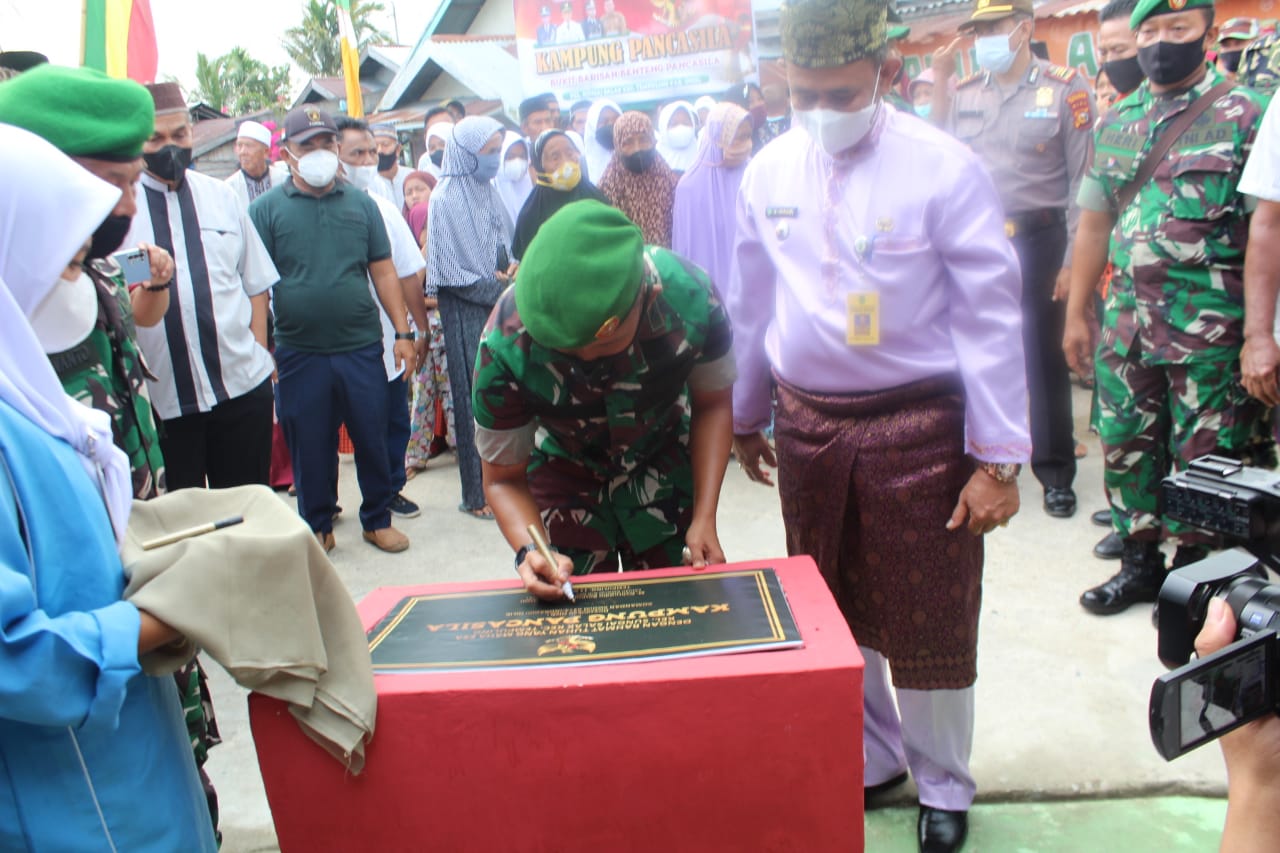 Dandim 0314/Inhil Resmikan Kampung Pancasila