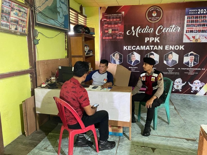 Wujudkan Kamtibmas yang Aman Jelang Pilkada, Personel Polsek Enok Patroli Cipta Kondisi