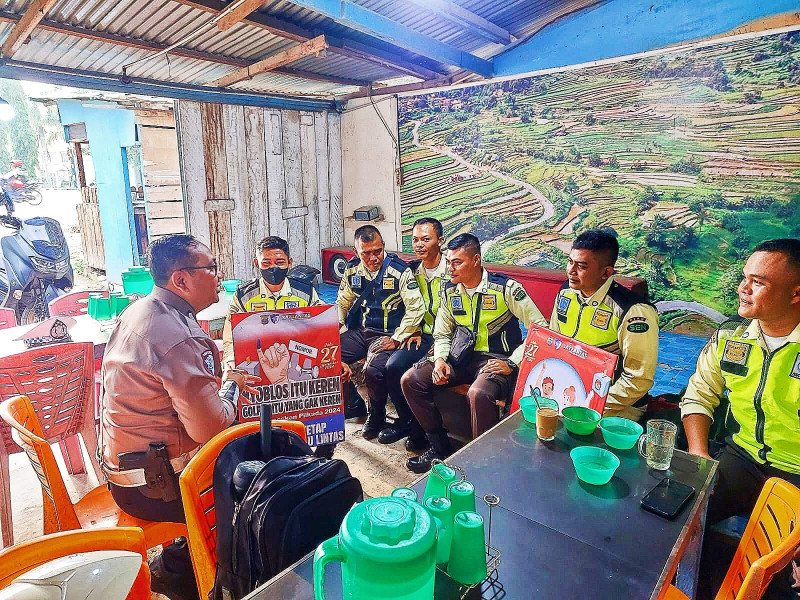 Satlantas Polres Pelalawan Sosialisasi Cooling System Pilkada 2024 dan Operasi Zebra