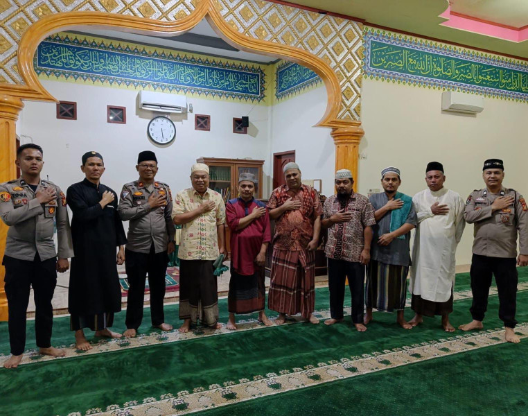 Polsek Pangkalan Kerinci Gelar Program Subuh Harmoni, Wujudkan Suasana Kondusif Jelang Pilkada 2024