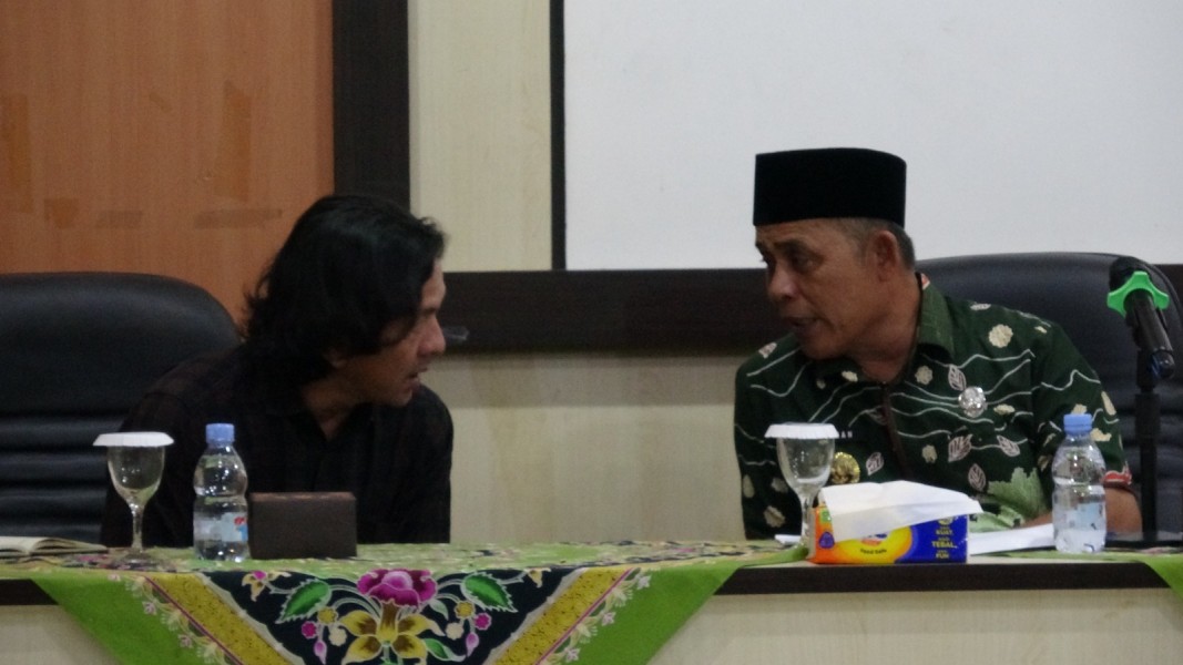 Undang PT. Snepac dan Pengusaha, Bupati Inhil Bahas Pemanfaatan Pelabuhan Parit 21 untuk Ekspor Kelapa