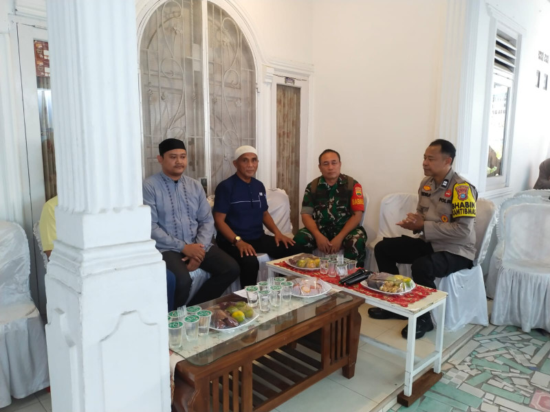 Polsek Sukajadi Laksanakan Program Cooling System Bersama Warga Pulau Karomah dalam Rangka Pilkada Serentak 2024