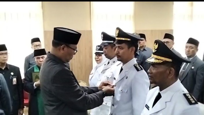 Pemkab Inhil Mutasi dan Angkat 49 Pejabat Administrator dan Pengawas Tahun 2025