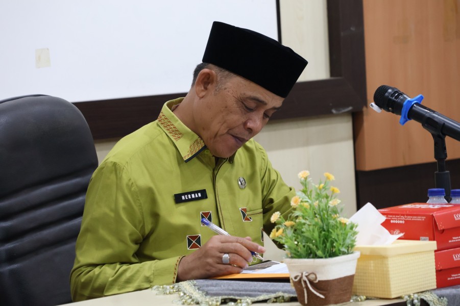 Bupati Inhil Pimpin Rapat Evaluasi Realisasi Fisik dan Keuangan Periode Maret Tahun Anggaran 2026