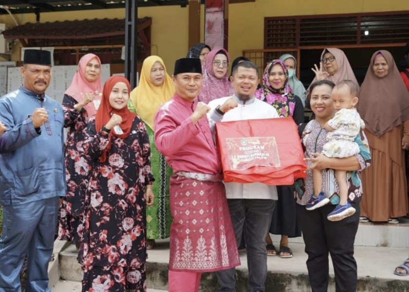 Penyerahan Bantuan Tenda Kepada Masyarakat Kelurahan Talang Mandi dan Desa Bathin Betuah