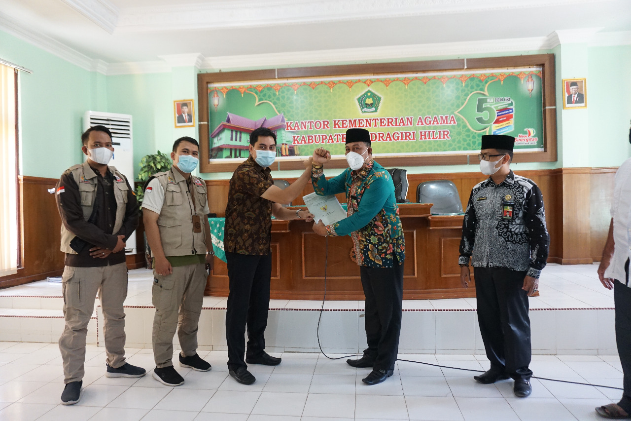 BPN Inhil Serahkan 3 Sertipikat untuk Masjid kepada Kemenag