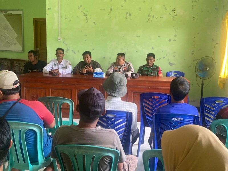 Wujudkan Program Nasional, Polsek Daik Lingga  Pastikan Bantuan Pupuk 1,9 Ton Tepat Sasaran.