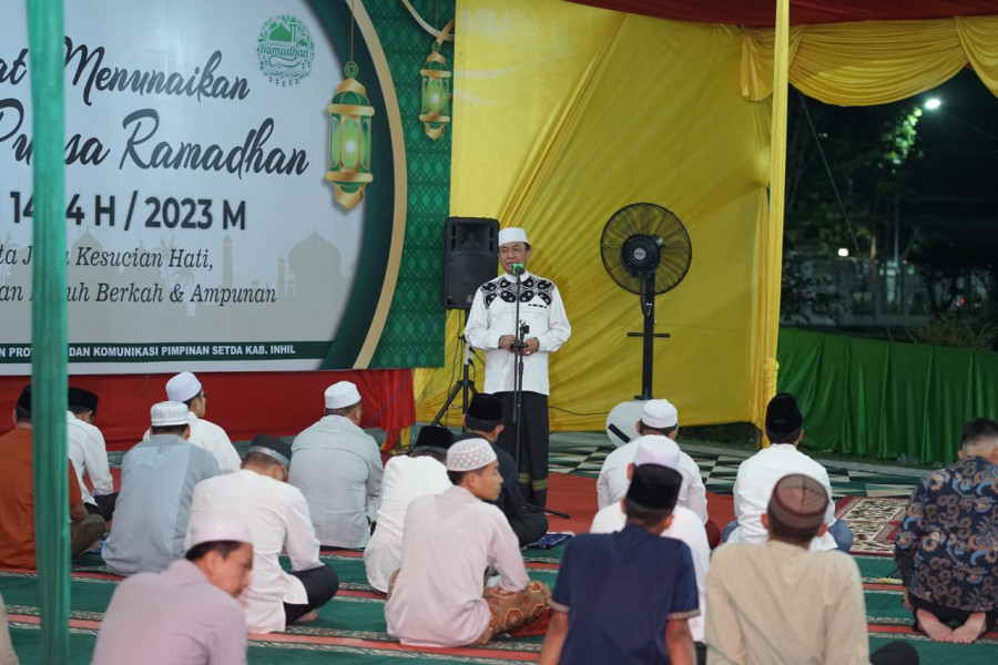 Malam Pertama Sholat Tarawih, Bupati Inhil HM Wardan Sampaikan Tausiah