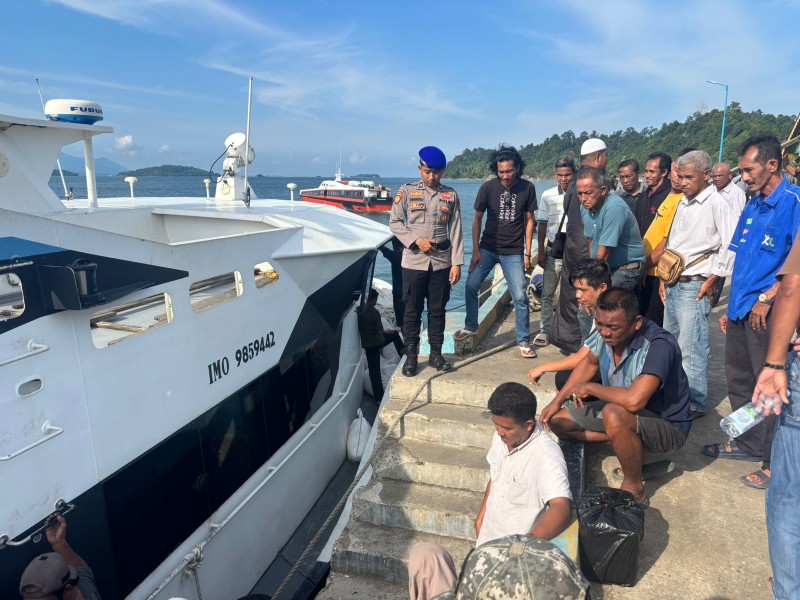 Satpolairud Polres Lingga Perketat Pengamanan Pelabuhan Jagoh dalam Rangka Ops Pekat Seligi 2025.