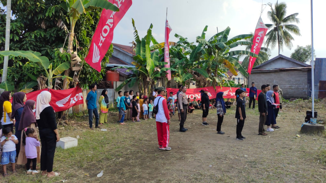 Sambut HUT RI ke-78, Warga Gang 3 Parit 11 Kelurahan Tembilahan Hulu Gelar Latihan Upacara Bendera