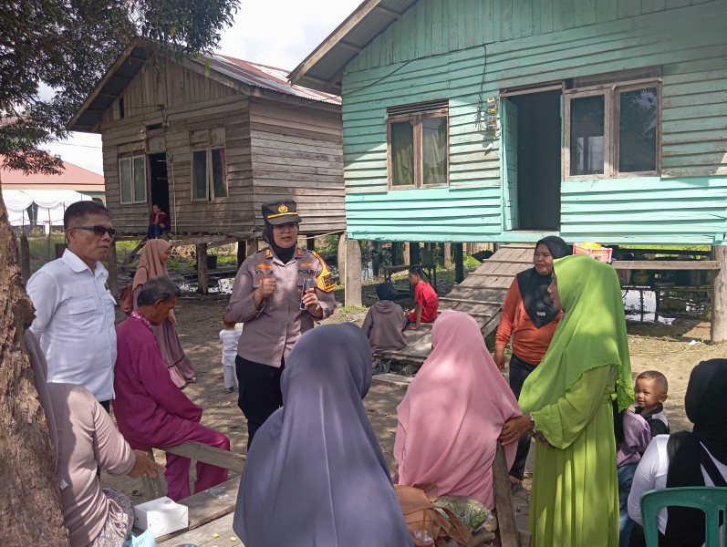 Kapolsek Pangkalan Kerinci Sampaikan Pesan Pilkada Damai kepada Wanita dan Ibu Rumah Tangga