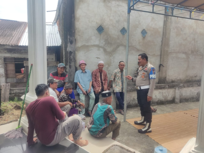 Sambangi Warga, Polsek Tempuling Ajak Warga Bersinergi Ciptakan Kamtibmas