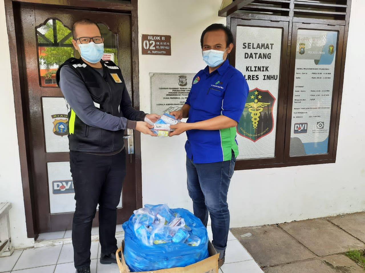 PT. SSR dan PT.SIR Donasikan Obat- Obatan Bagi Pasien Covid 19 Melalui Klinik Polres Inhu 