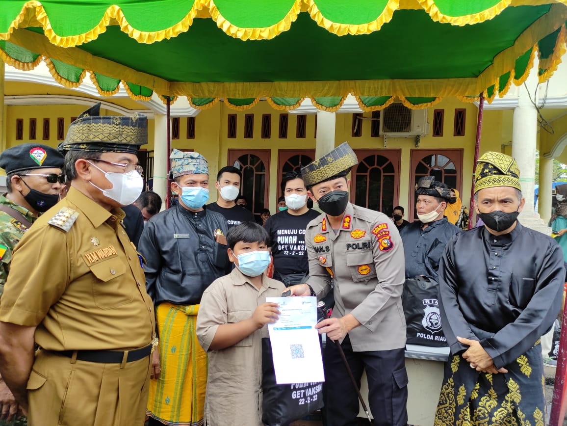 Polres Inhil dan LAMR Laksanakan Vaksinasi Massal