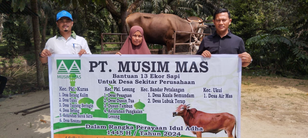 Berbagi Kebahagiaan di Momen Hari Raya Idhul Adha, PT Musim Mas salurkan 13 Ekor Hewan Qurban