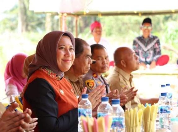 Hadiri Hari Raya Adat Anak Talang, Bupati Rezita Sampaikan Ini