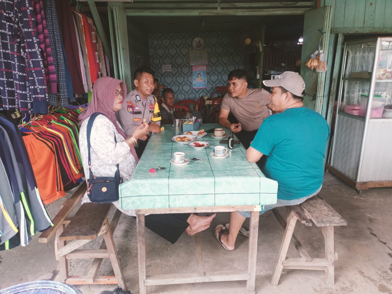 Bhabinkamtibmas Teluk Jira Lakukan Cooling System Pilkada Damai 2024