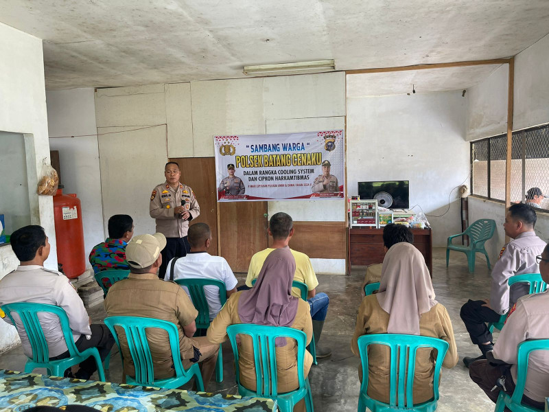 Sukseskan Pilkada, Kapolsek Batang Cenaku Kumpulkan Perangkat Desa dan Buruh