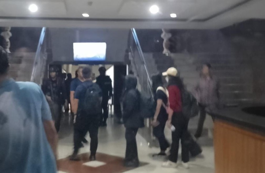 KPK Geledah Kantor Bupati Inhu