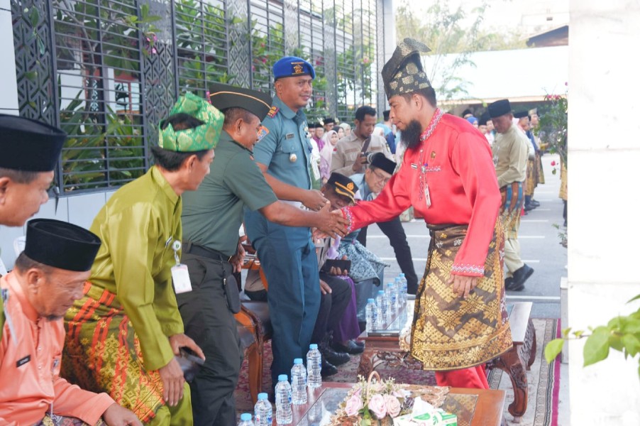Bupati Bengkalis Laksanakan Apel Peringatan Hari Jadi ke-68 Provinsi Riau