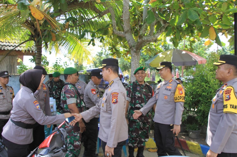 Bersama Pamatwil Polda Riau, Kapolres Inhu Cek Posyan dan Patroli Pam Gereja