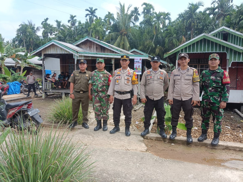 Sinergitas TNI-Polri dan Satpol PP Amankan Kampanye di Desa Teluk Jira