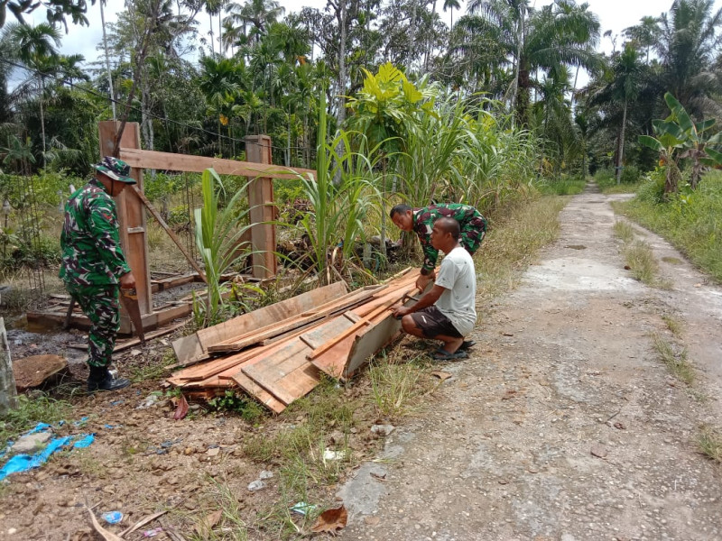 Personel TMMD ke-123 Kodim 0314/Inhil Kebut Pembangunan Sumur Bor untuk Masyarakat